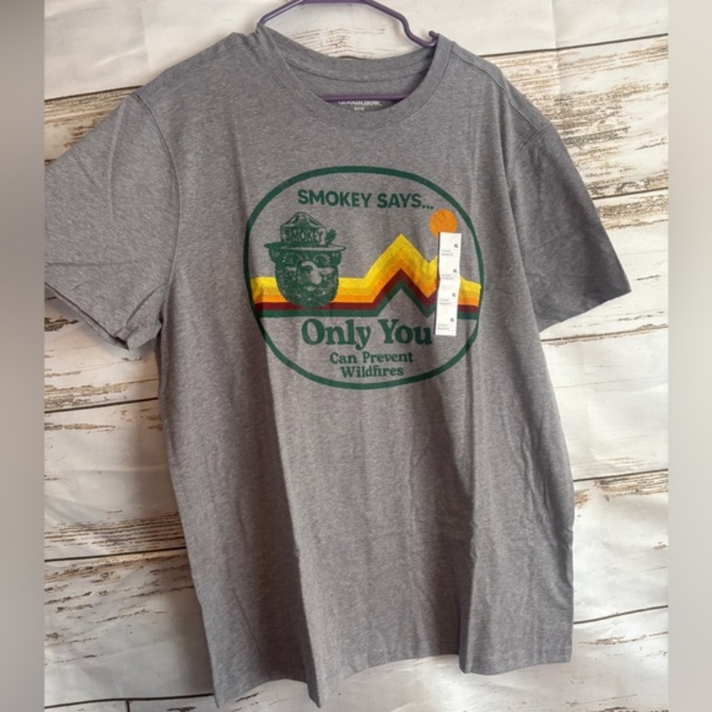 Gray Smokey Bear Graphic T-Shirt